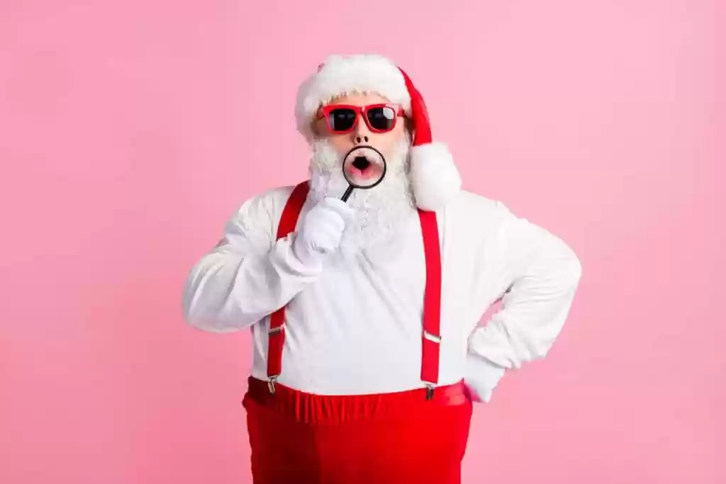 Papai Noel com Lupa